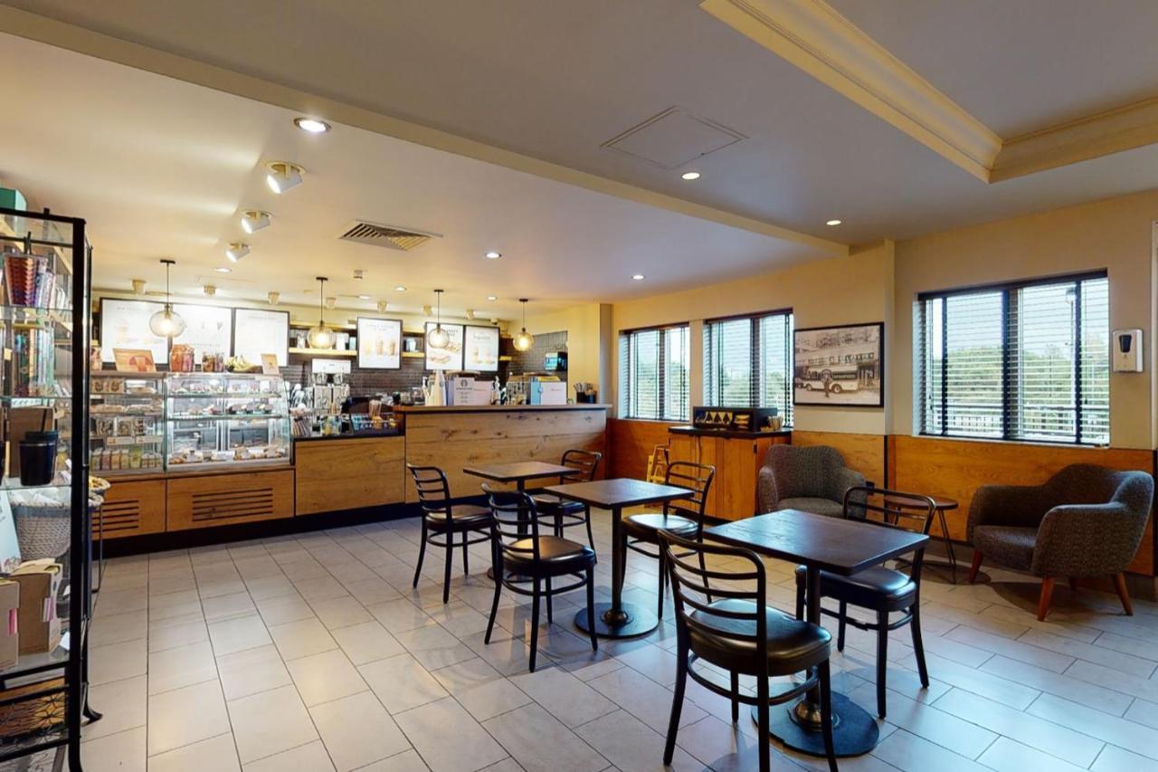 Village Hotel Newcastle Holystone  Экстерьер фото