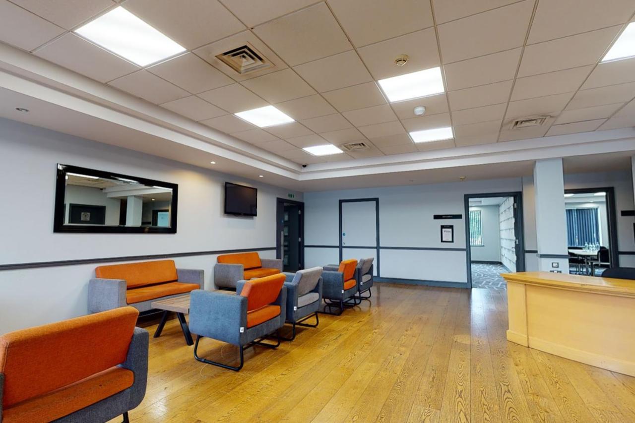 Village Hotel Newcastle Holystone  Экстерьер фото