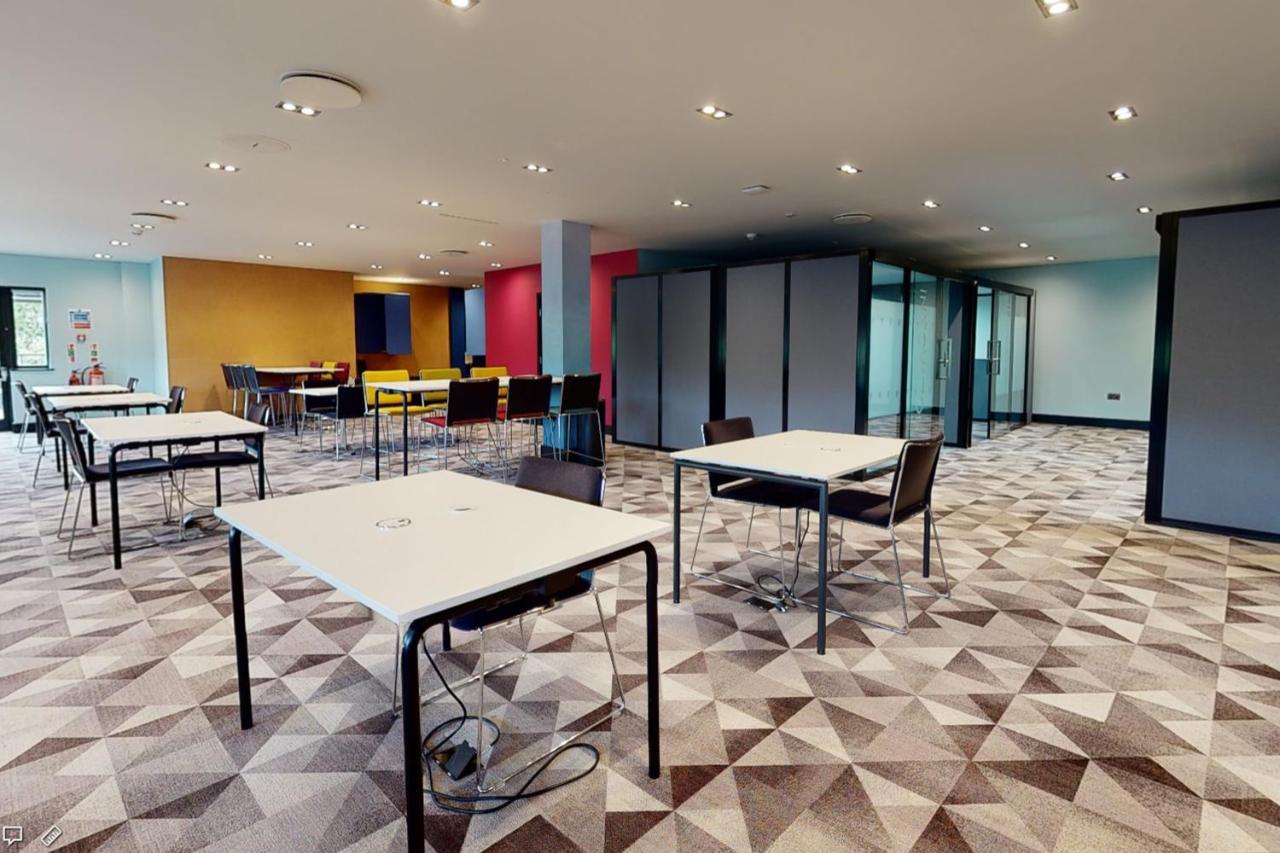 Village Hotel Newcastle Holystone  Экстерьер фото